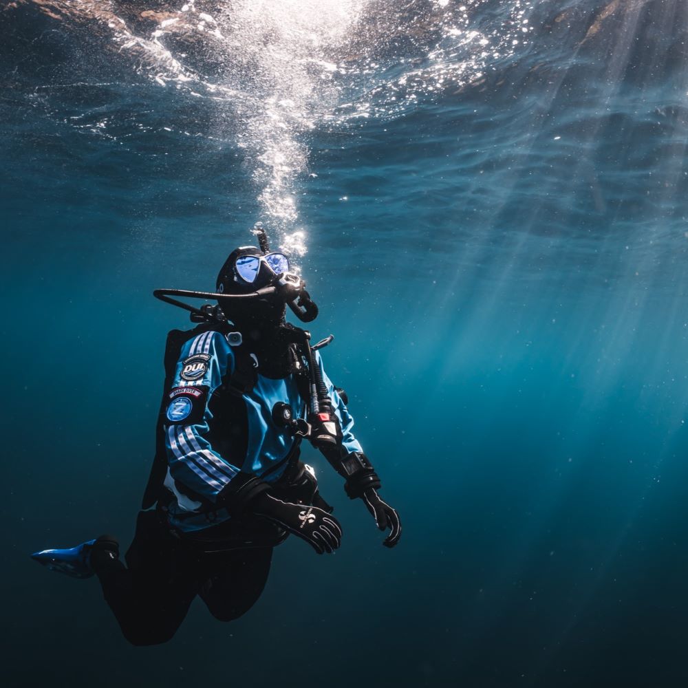 Great Lakes or cold-water diving environment